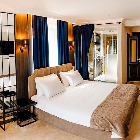 Lion'S Hotel Chişinǎu Buitenkant foto