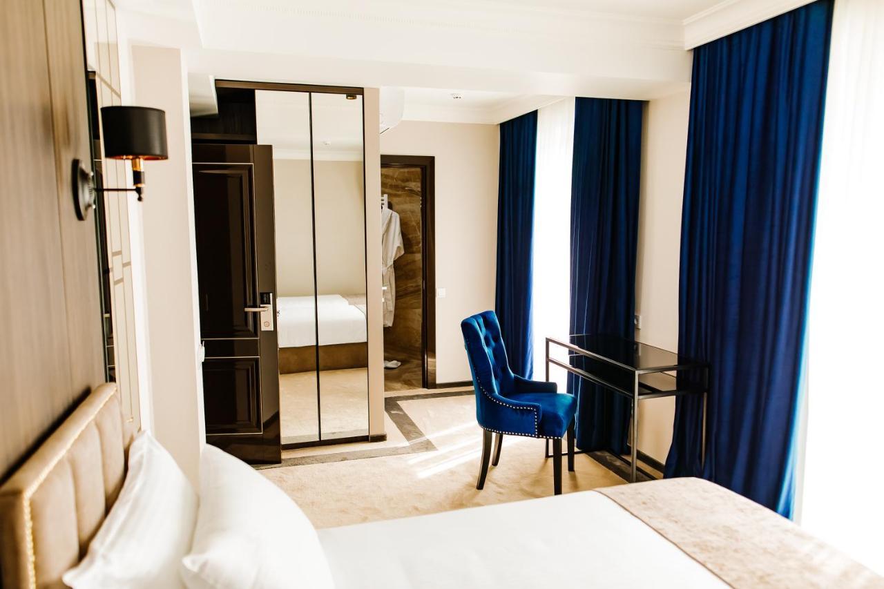 Lion'S Hotel Chişinǎu Buitenkant foto