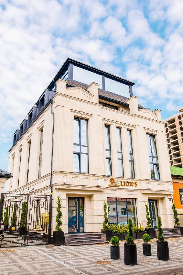 Lion'S Hotel Chişinǎu Buitenkant foto