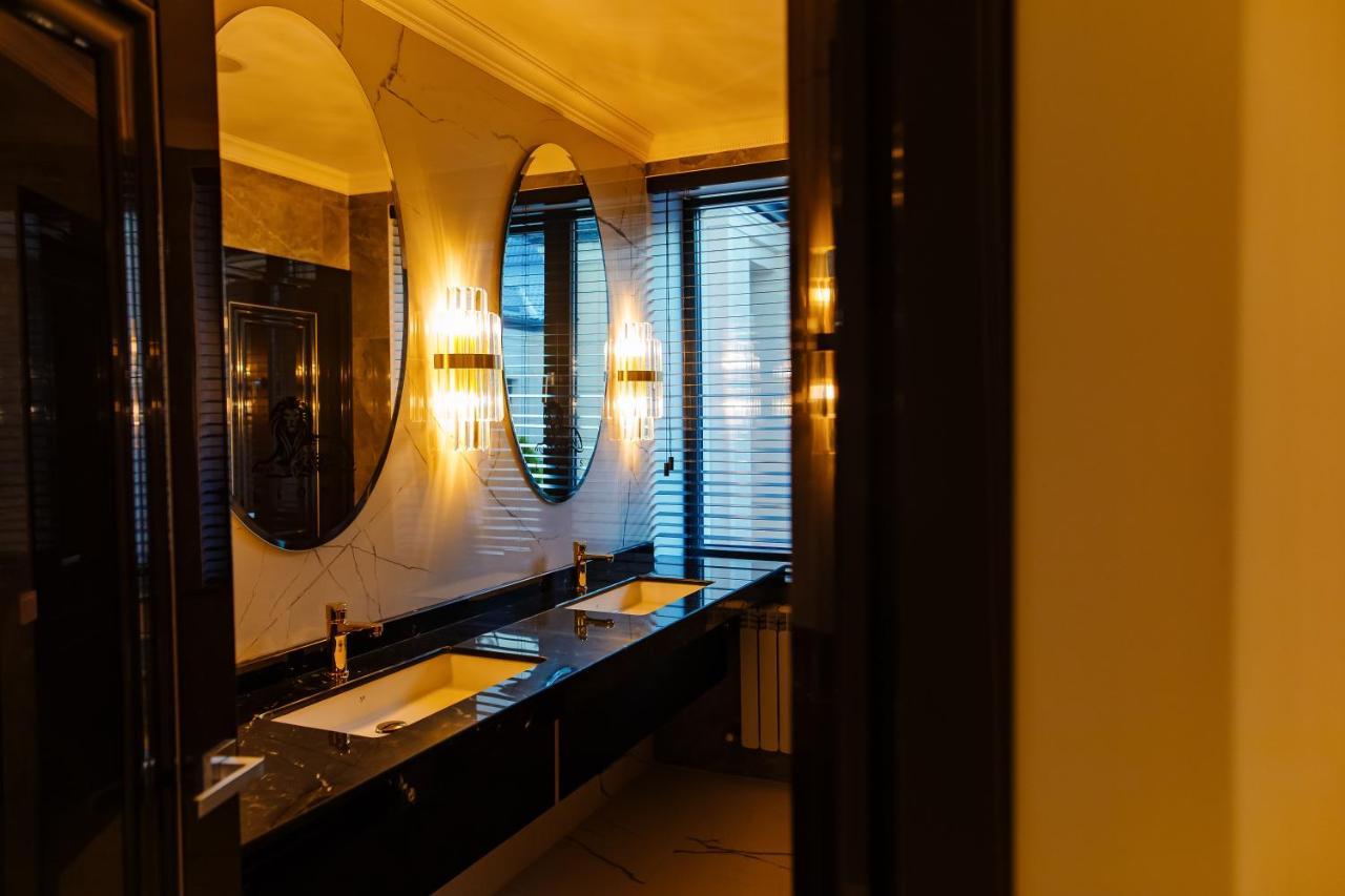 Lion'S Hotel Chişinǎu Buitenkant foto