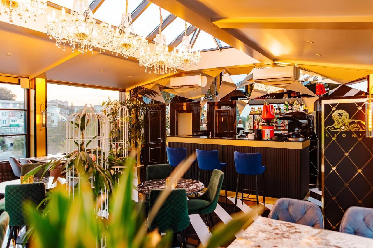 Lion'S Hotel Chişinǎu Buitenkant foto